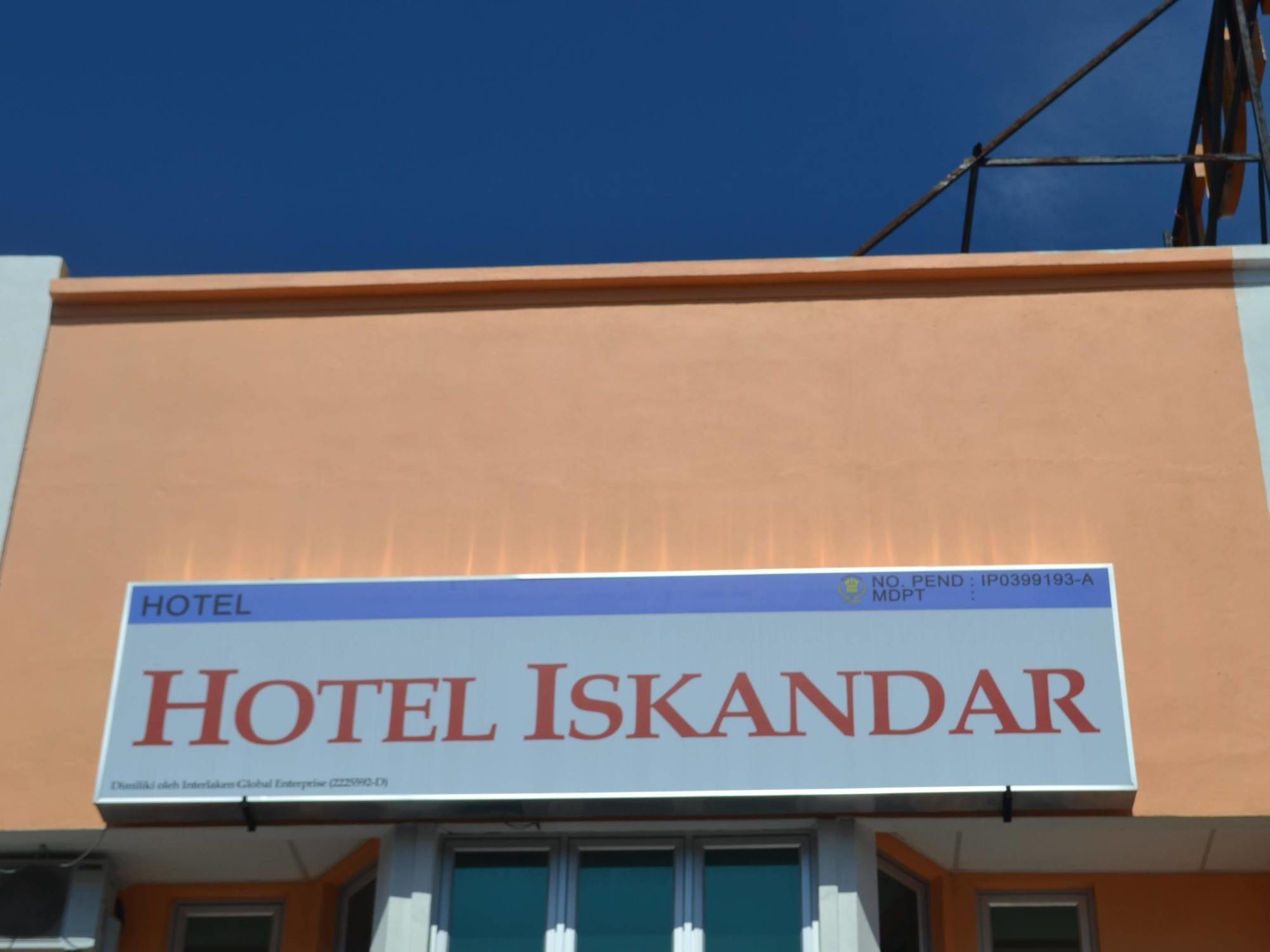 Capital O 774 Hotel Iskandar Seri Iskandar Exterior photo